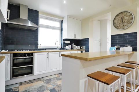 37 Elmstead Avenue, Chislehurst, BR7 6EF