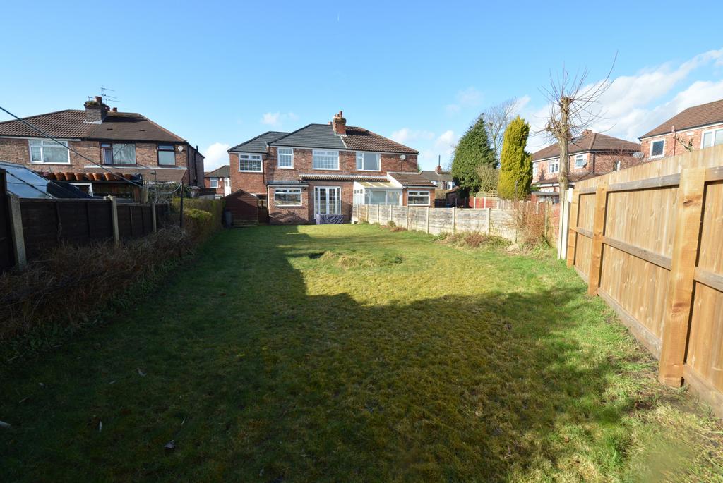 Barkway Rd, Stretford, M32 4 bed semidetached house £300,000