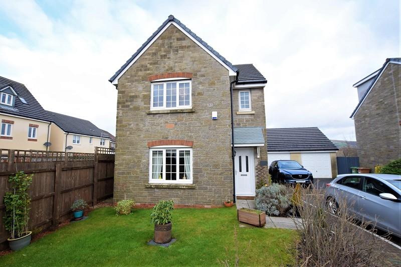 Mill View Close, Caerphilly. CF83 3SP 3 bed detached house £290,000