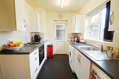 9 Warlow Crest, Greenfield, Oldham, OL3 7HD