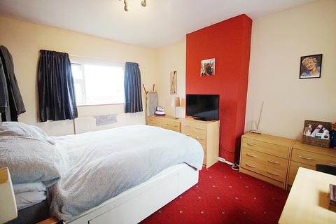 9 Warlow Crest, Greenfield, Oldham, OL3 7HD