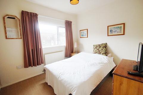 9 Warlow Crest, Greenfield, Oldham, OL3 7HD