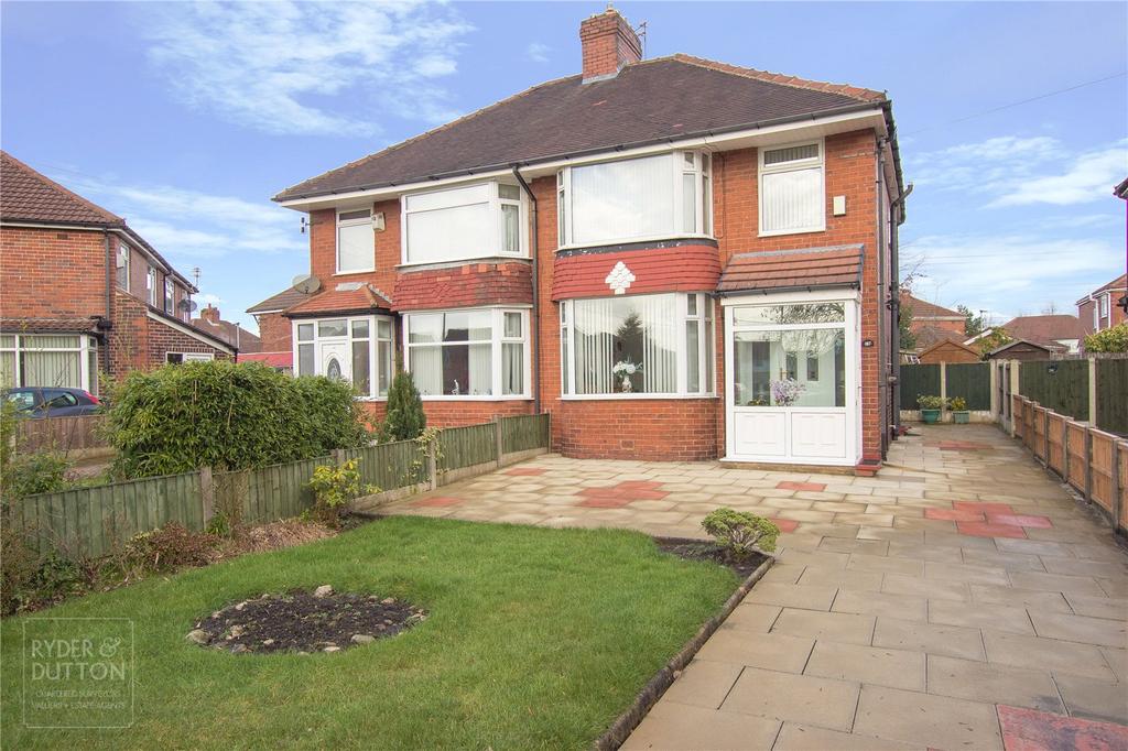 Victoria Avenue East, Blackley, Manchester, M9 3 bed semidetached house £160,000