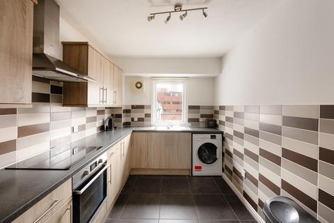 2 bedroom flat to rent, Ferrymans court, Queen Street, BS2