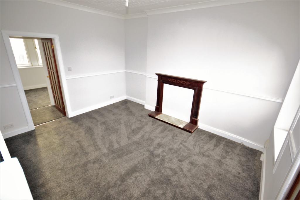 College Street, Buckhaven, KY8 3 bed flat to rent £550 pcm (£127 pw)