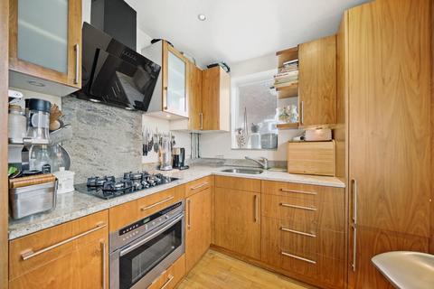 52a Gifford Gardens, London, W7 3AN
