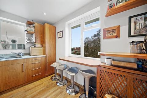 52a Gifford Gardens, London, W7 3AN
