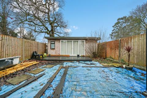 52a Gifford Gardens, London, W7 3AN