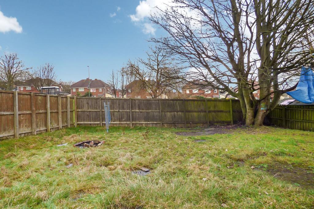 Hollyhill Gardens East, Stanley, Durham, DH9 6PG 3 bed semidetached