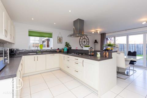 9 Davy Drive, Shefford, SG17 5ZF