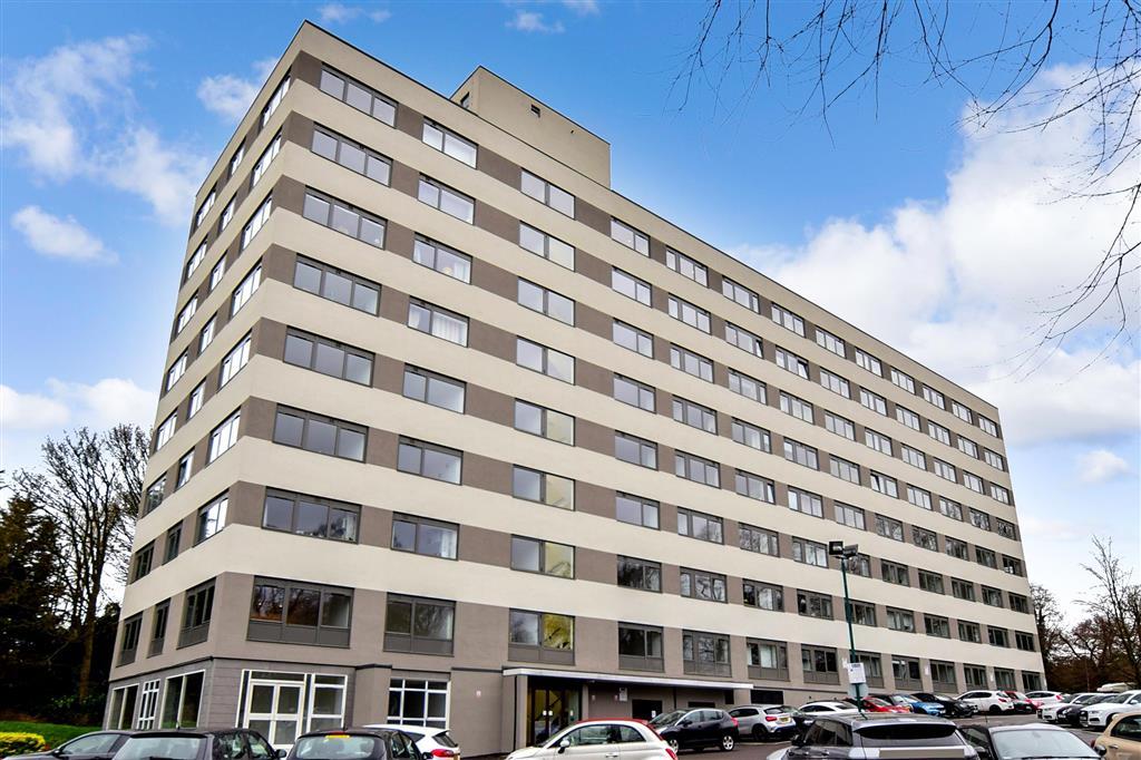 Regent House, Hubert Road, Brentwood, Essex 2 bed ground floor flat for