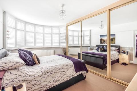 15 Boleyn Gardens, West Wickham, BR4 9NG