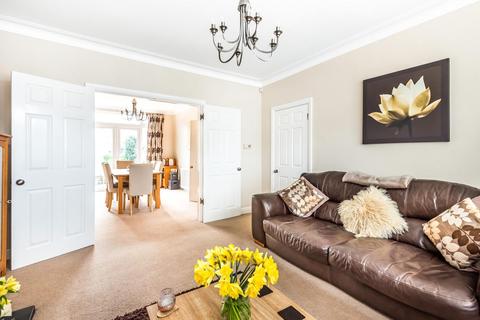 15 Boleyn Gardens, West Wickham, BR4 9NG