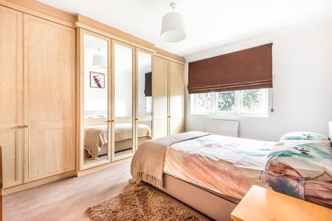 15 Boleyn Gardens, West Wickham, BR4 9NG