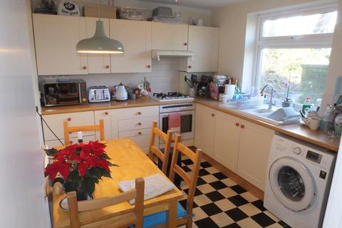 2 bedroom ground floor flat to rent, Priory Court, Mountfield Road, Lewes BN7