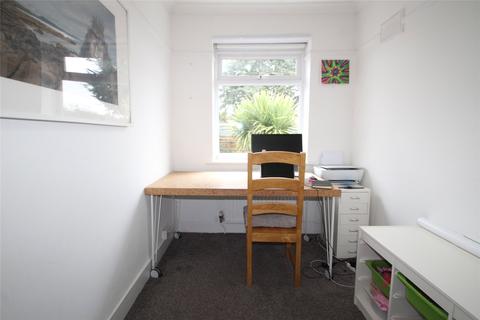 6 The Close, Hamble, Southampton, SO31 4HN