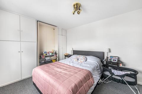 2 Nupton Drive, Barnet, EN5 2QT