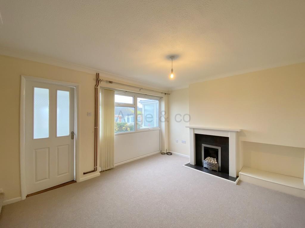 Lloyds Avenue, Kessingland, Lowestoft 2 bed terraced house £160,000