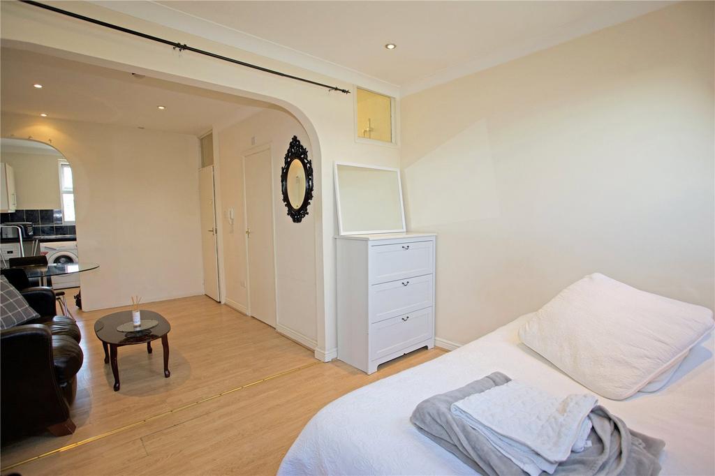 Bedroom/Reception