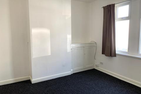 2 bedroom terraced house to rent, Brunton Street, Darlington