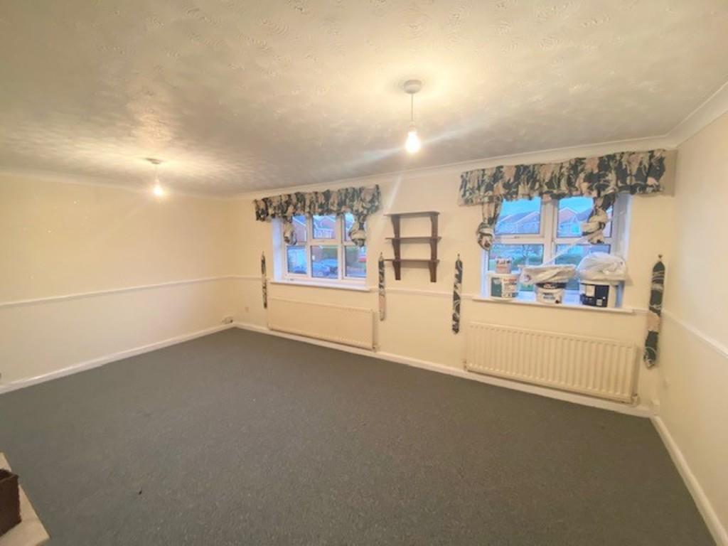 Calder Drive, Sutton Coldfield 2 bed apartment £700 pcm (£162 pw)