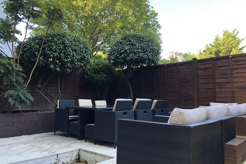 Basement Flat, 18 Avenue Crescent, London, W3 8EP