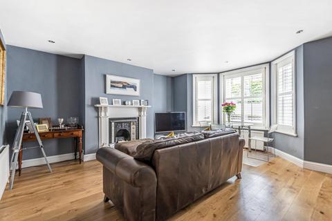 Basement Flat, 18 Avenue Crescent, London, W3 8EP