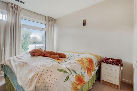 12 Alpine Close, Croydon, CR0 5UN