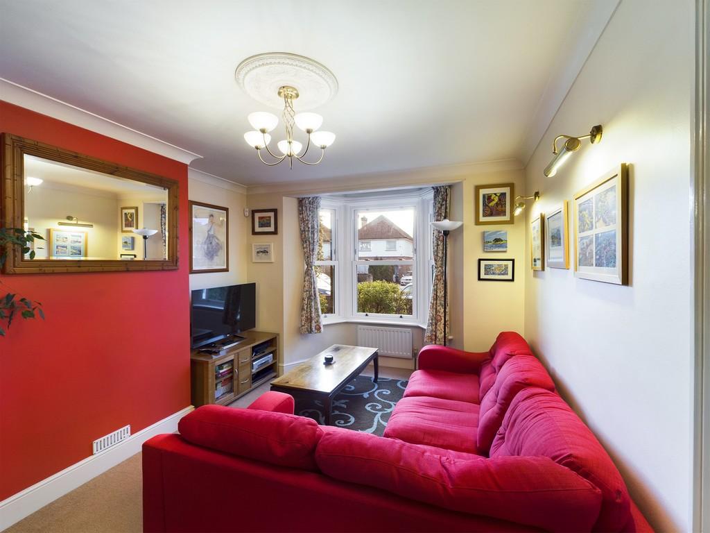 Millthorpe Road, Horsham 3 bed semidetached house £450,000