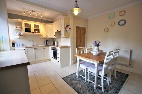 9 New Street, Uttoxeter, ST14 7QS