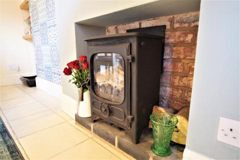 9 New Street, Uttoxeter, ST14 7QS