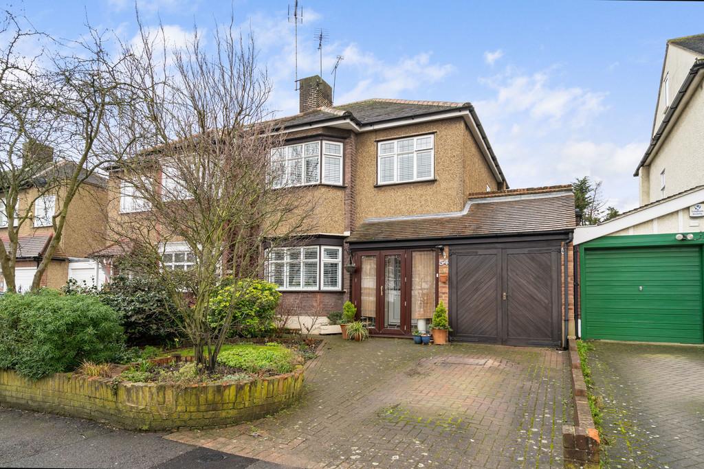 South View Drive, South Woodford 3 bed semidetached house £860,000