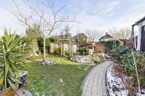 6 Lime Grove, Ruislip, HA4 8RY