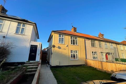 Flat 2, 17 Crispin Road, Edgware, HA8 9EN