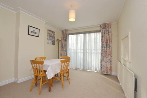 14 Asket Gardens, Leeds, LS8 2NW