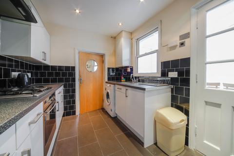 42 Raynton Road, Enfield, EN3 6BS