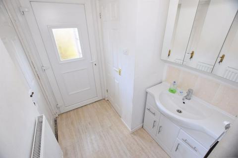 19 Shackleton Road, Wirral, CH46 2RS
