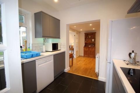 25 Ninehams Close, Caterham, CR3 5LQ