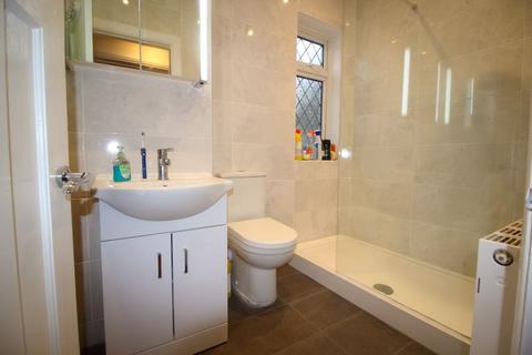 25 Ninehams Close, Caterham, CR3 5LQ