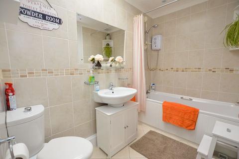 6 Cherry Brook Walk, Paignton, TQ4 7NN
