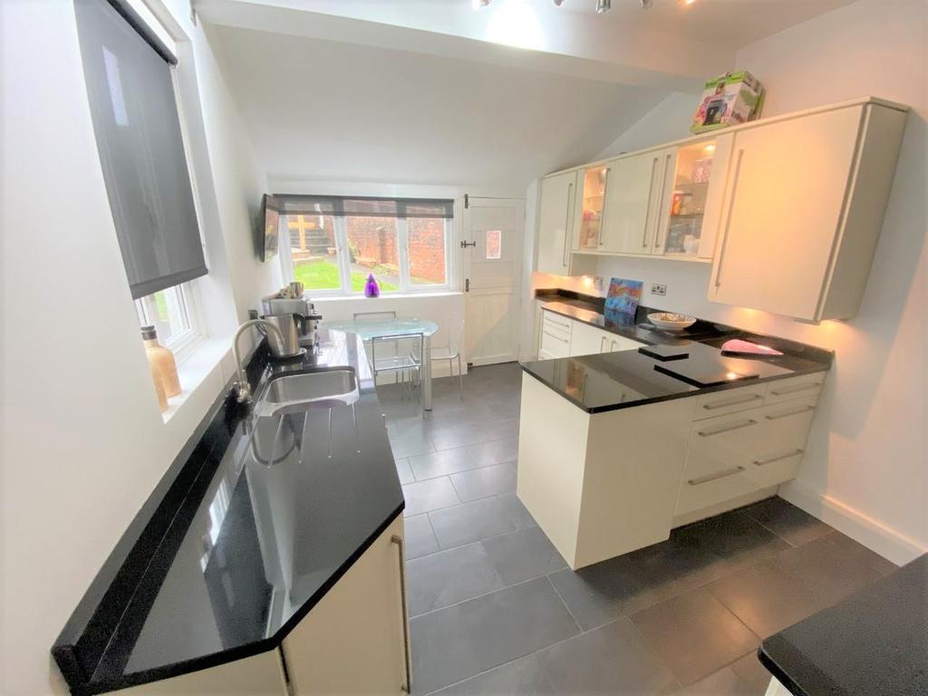 Glenalla Road, Llanelli 4 bed terraced house £179,995