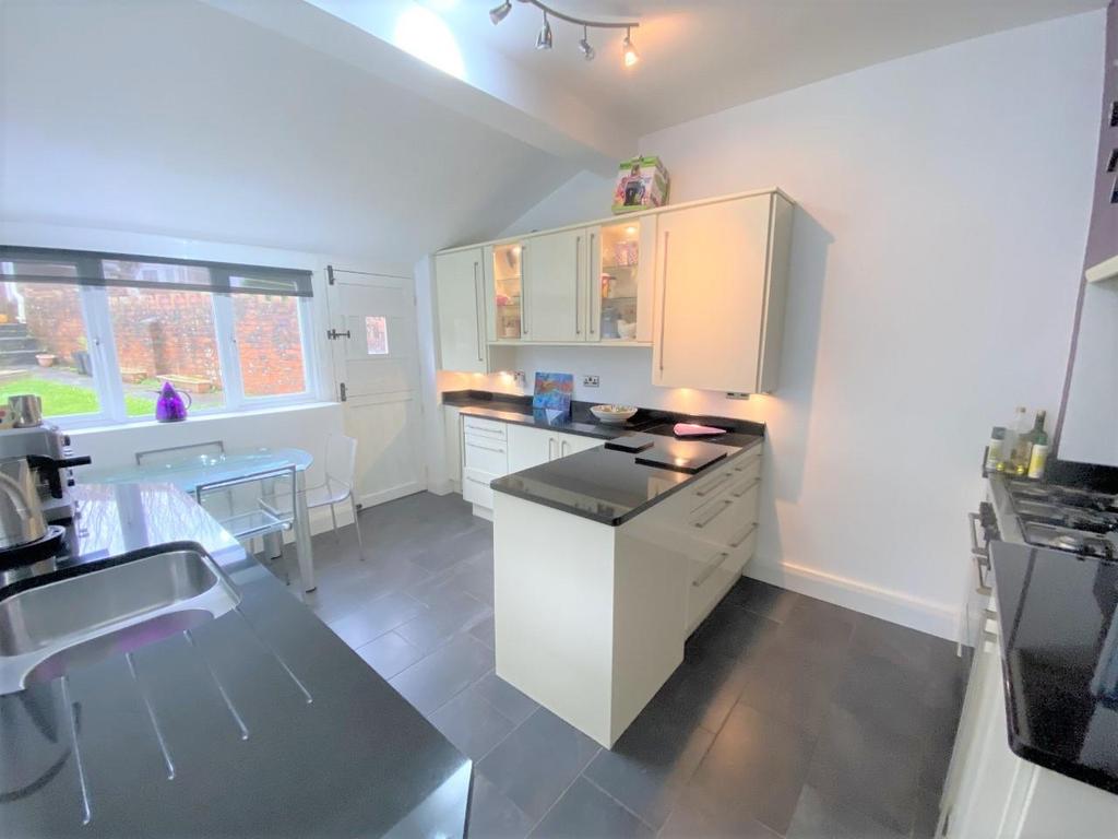 Glenalla Road, Llanelli 4 bed terraced house £179,995