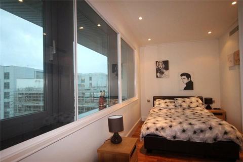 2 bedroom apartment to rent, Discovery Dock Apartments East, 3 South Quay Square, London, E14