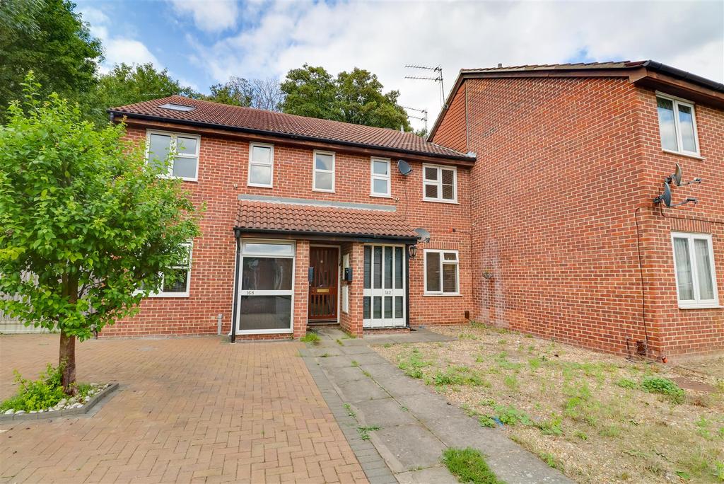 Bankfoot, Badgers Dene, Grays 1 bed flat £750 pcm (£173 pw)