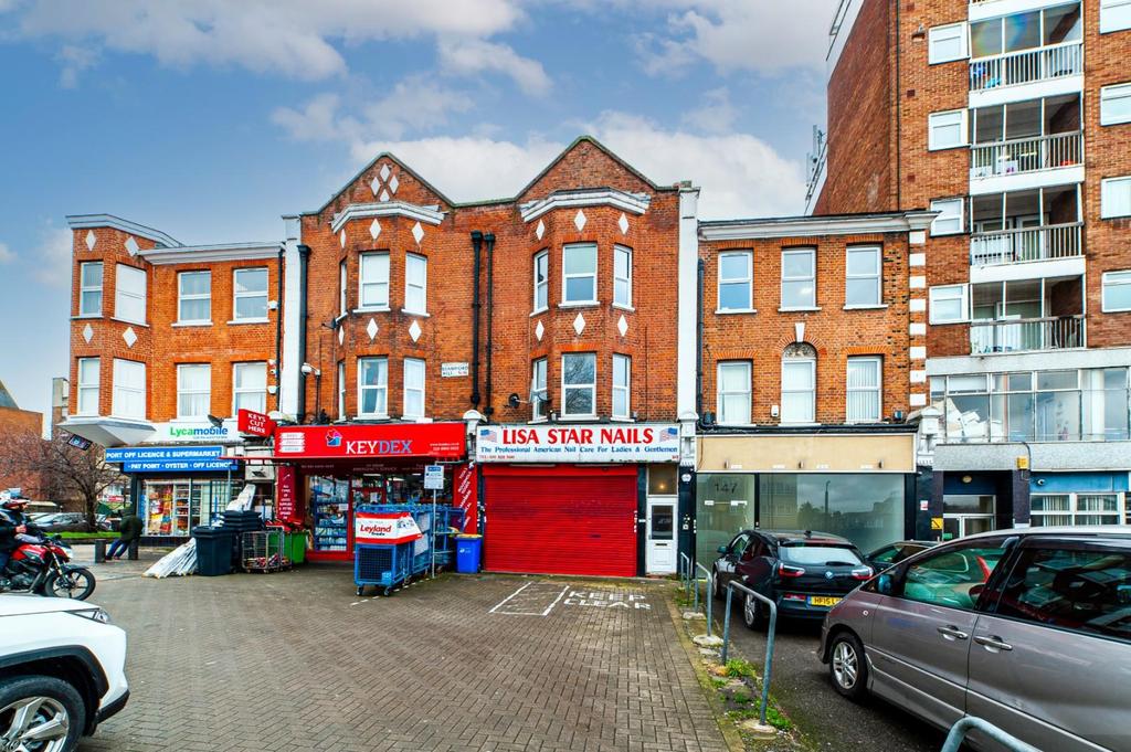 Stamford Hill, London 2 bed house to rent £1,350 pcm (£312 pw)