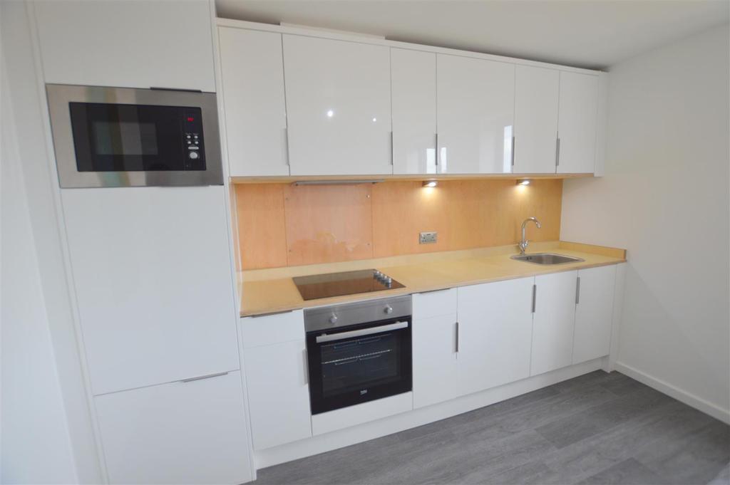 12 Heaton Bank Kitchen.jpg