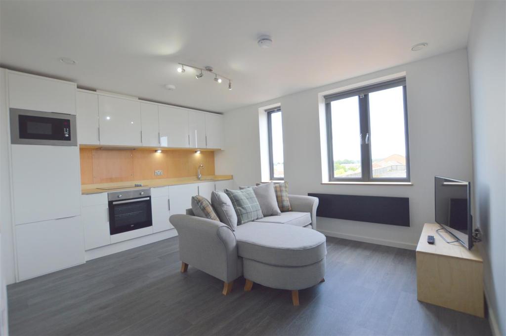 12 Heaton Bank Lounge and Kitchen.jpg