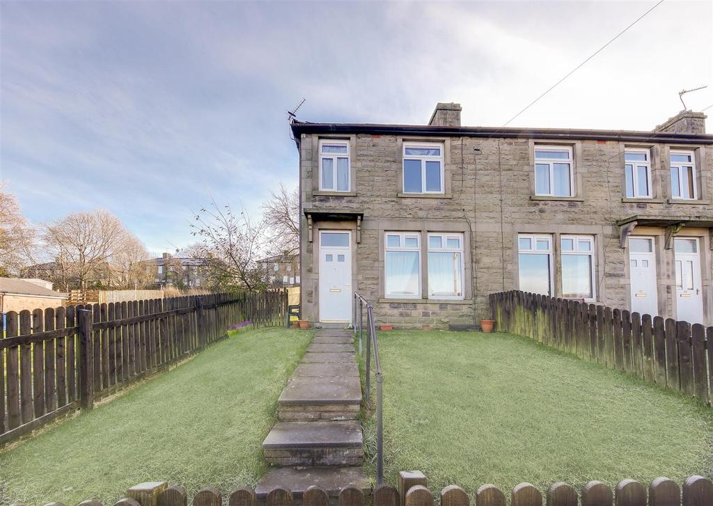Fallbarn Crescent, Rawtenstall... 2 bed end of terrace house £110,000