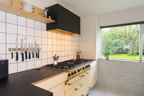 1, Monks Court Monks Walk, Reigate, RH2 0SR