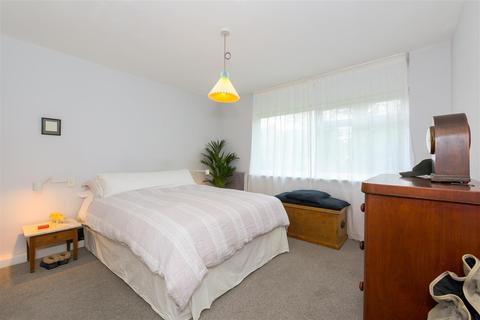 1, Monks Court Monks Walk, Reigate, RH2 0SR